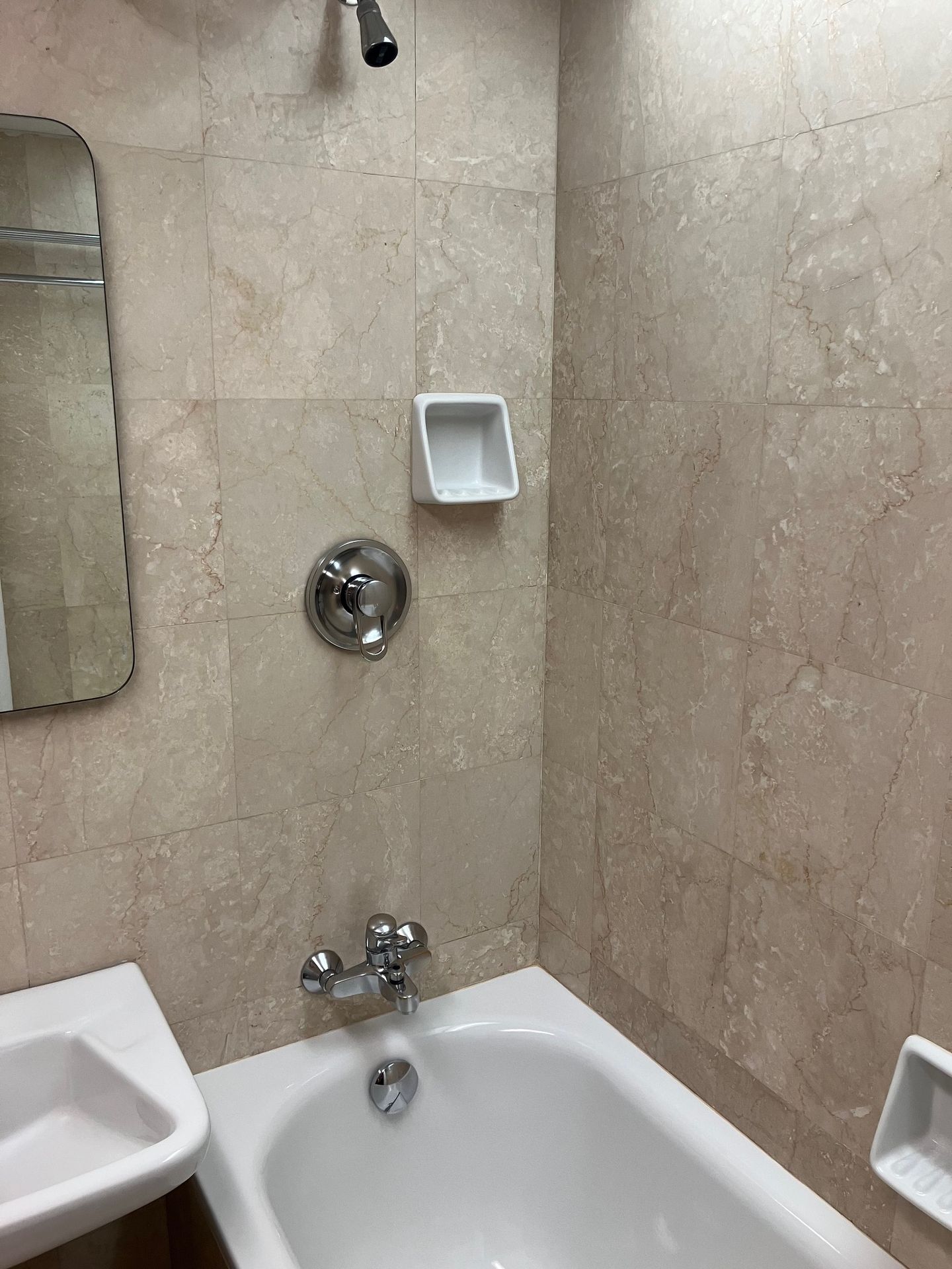 Deluxe Twin bathroom