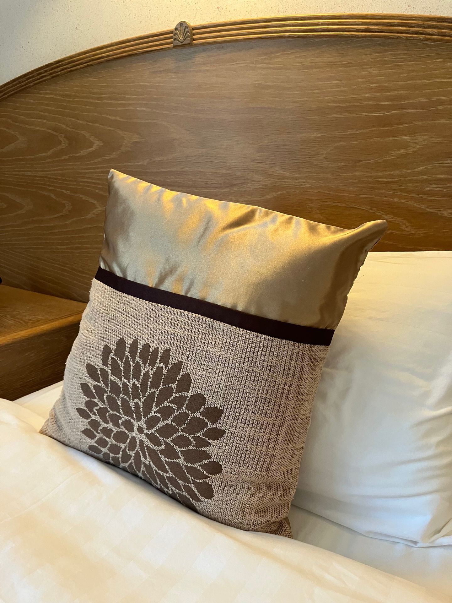 Deluxe Twin bedroom