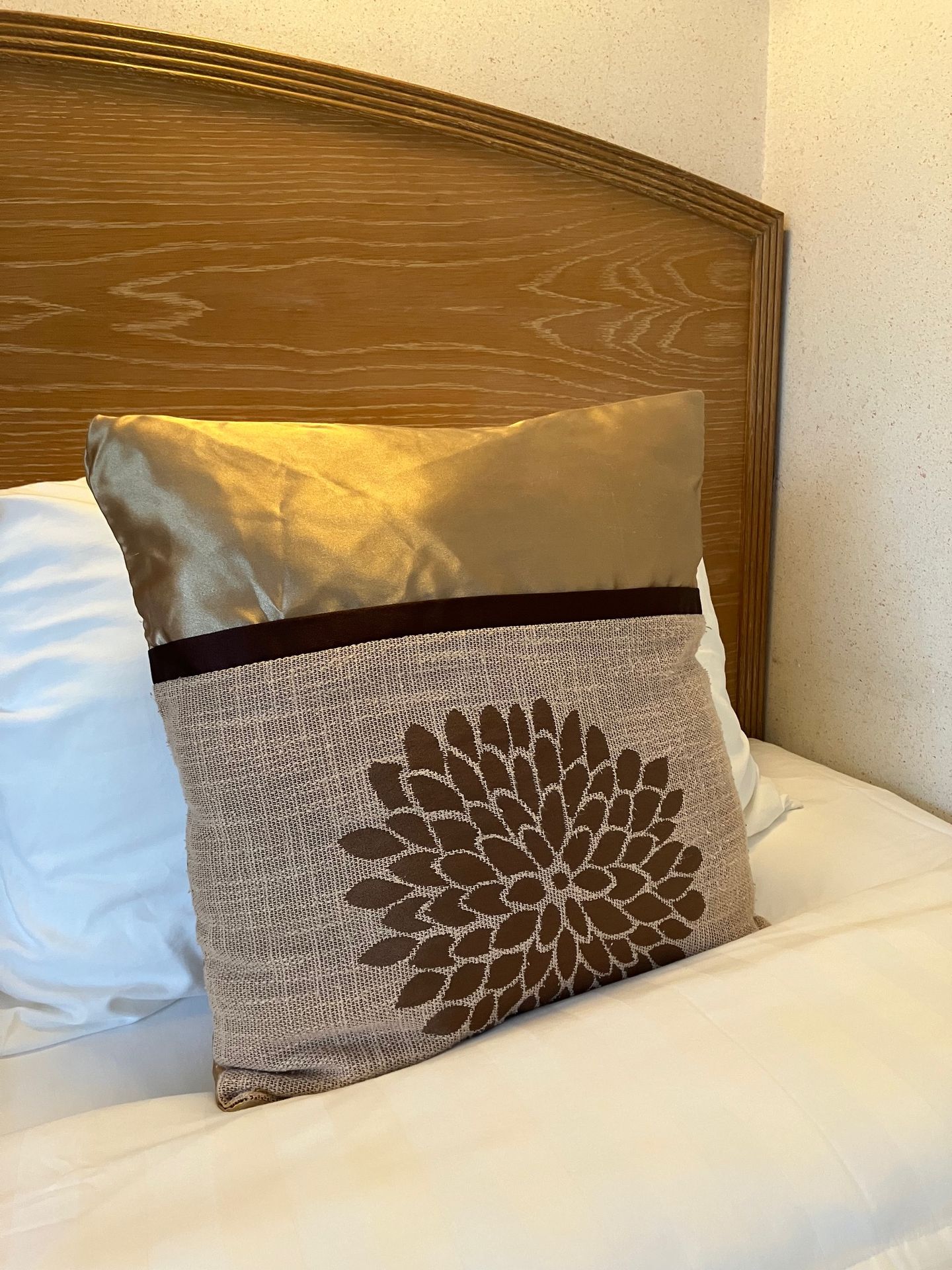 Deluxe Twin bedroom
